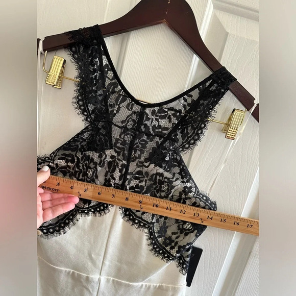 NWT! GUESS White MIDI Dress Black Elegant Dainty Eyelash Lace V Back Lined MED - Picture 13 of 15